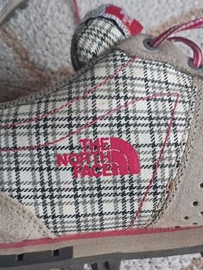 The North Face Vintage Taupe Plaid Trail Sneakers with Pink/Red Accents. Rare!
